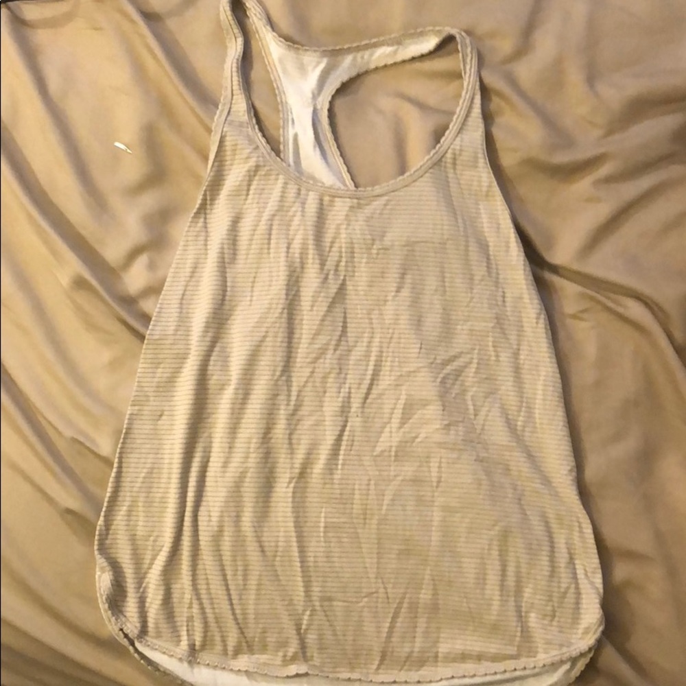 Tan/white lululemon tank sz 6?